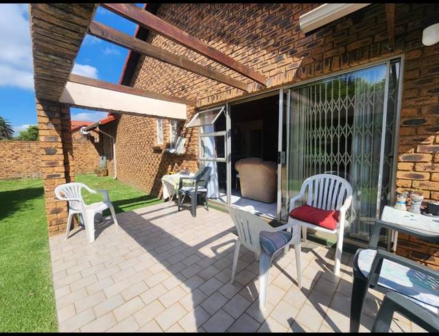 3 BEDROOM TOWNHOUSE FOR SALE IN RANDHART